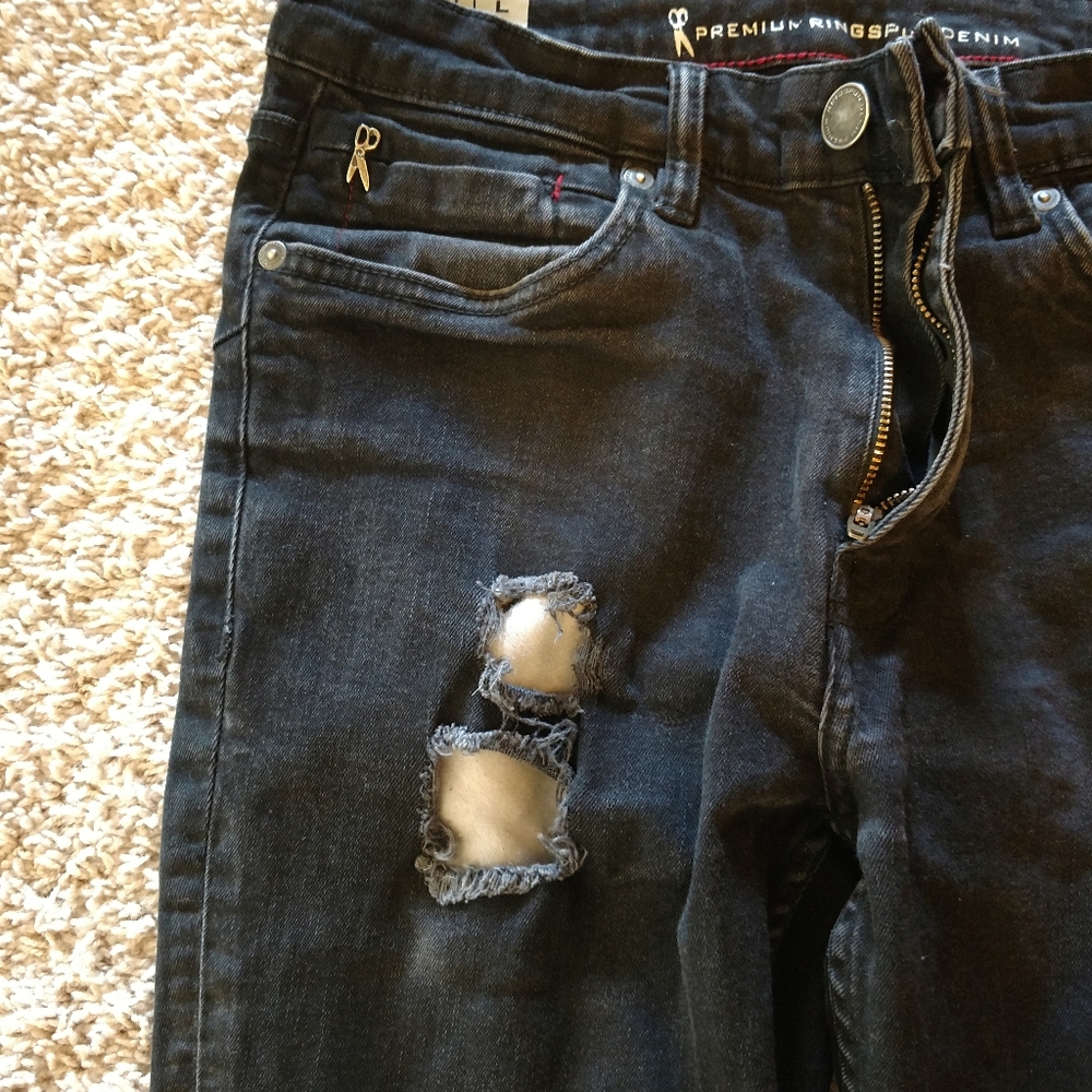 Ringspun Jeans. Black. Destroyed